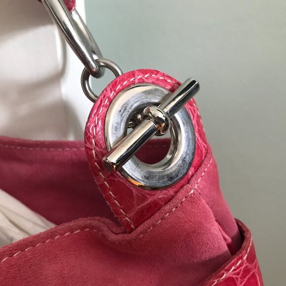 Via Repubblica | Pink Suede Handbag - Picture 4 of 9